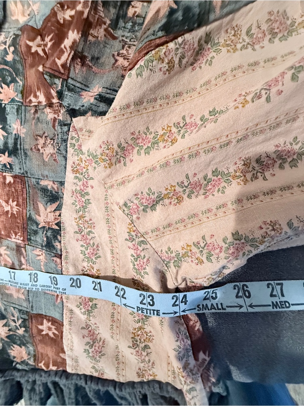 POL Patchwork Lace-Up Peasant Tunic with Rust and Gray trim - Picture 4 of 8